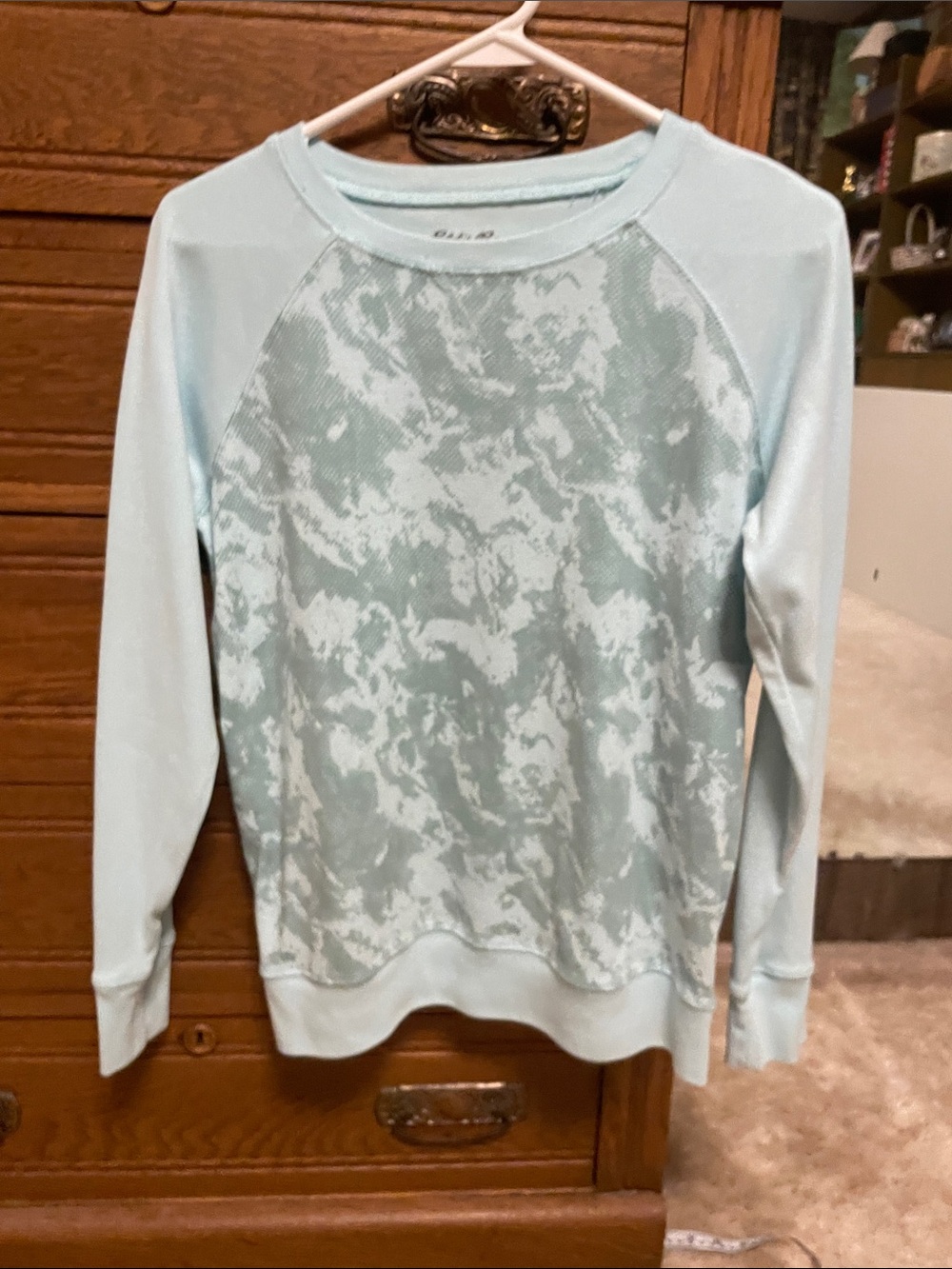 Eddie Bauer Pale Blue Crewneck Sweatshirt with Marbled Front
